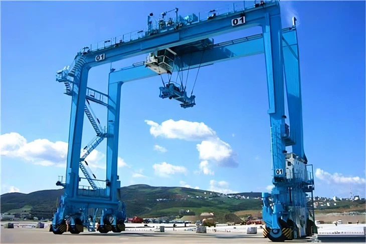 Banner Rubber Tired Gantry Crane (5)